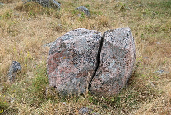 hat hier ein Viking mit dem Schwert zugeschlagen?