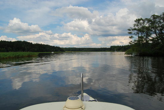 danach ging es weiter zwischen einigen Inseln