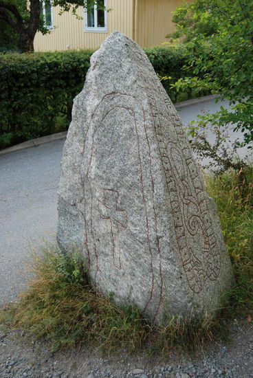 es gibt viele Runensteine in Sigtuna