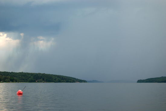 Gewitterwolken über dem Mälaren