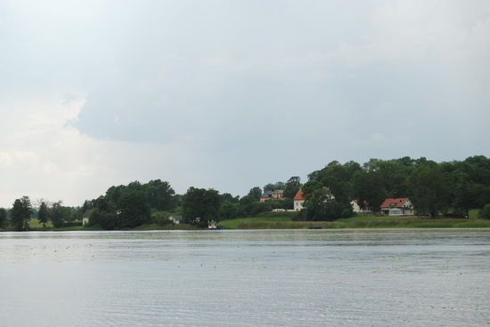ankerten wir in der Bucht Håtunaholmsviken