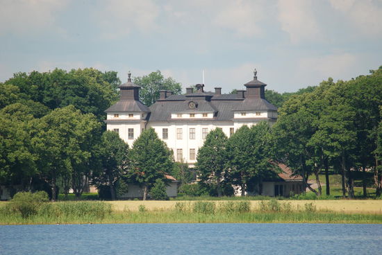 Sjöö slott an "unserer" Bucht