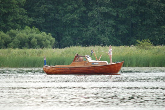 schönes Holzboot