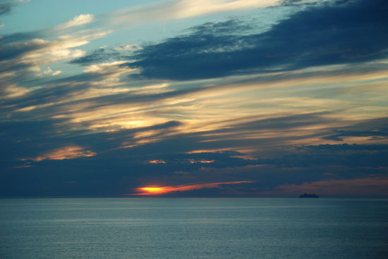 im Sonnenuntergang nach Åland