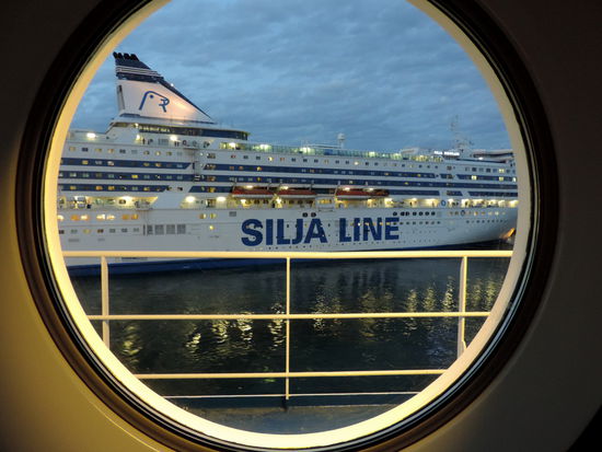 Silja Serenade im Hafen von Mariehamn