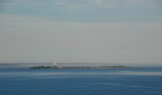 unser nördlichster Punkt, Leuchtturm Björn, kommt in Sicht