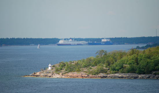 Leuchtfeuer Fårholmsrevet mit Fährhafen Kapellskär