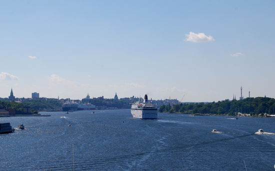 Viking Cinderella fährt auf Gamla Stan zu