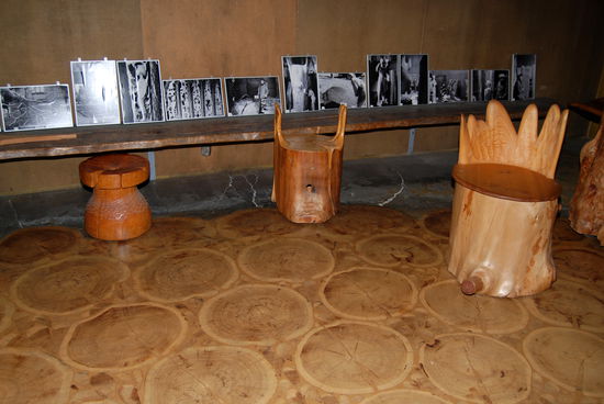 Stühle und Fußboden