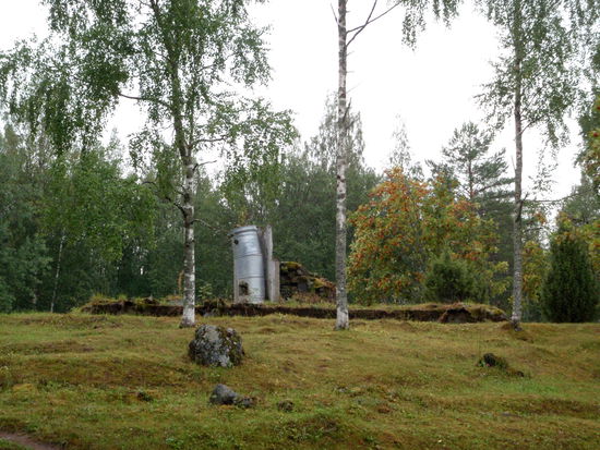 Reste von aufgegebenen Gebäuden