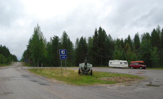 unser Parkplatz am Winterkriegmuseum und der Museumsstraße