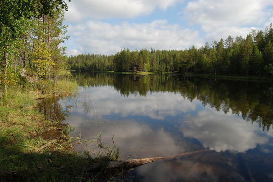Jyrävänjärvi, die seenartige Erweiterung des Kitkajoki kurz vor Myllykoski