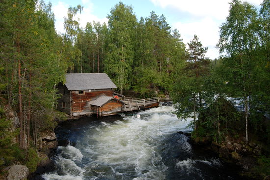 die Mühle von der Brücke aus