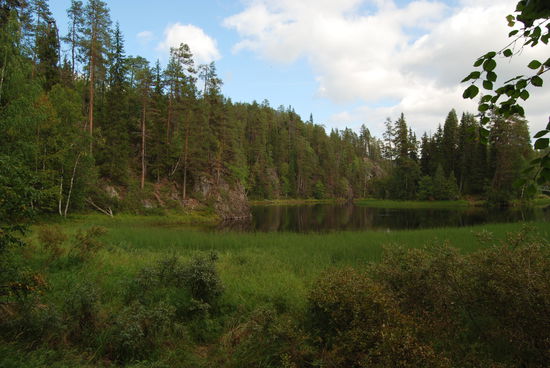 schöne Aussichten vom Grill- und Rastplatz Harrisuvanto