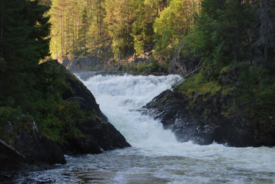 der Wasserfall Jyrävä