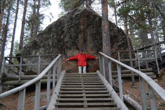 Rainer hält die Bärenhöhle fest
