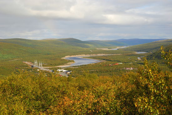 Blick auf den Tana, über die Brücke wollten wir morgen nach Norwegen fahren