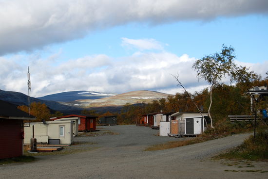 vor der Abfahrt ein letzter Blick auf die festen "Vorzelte", die auf ihre norwegischen Eigentümer warteten