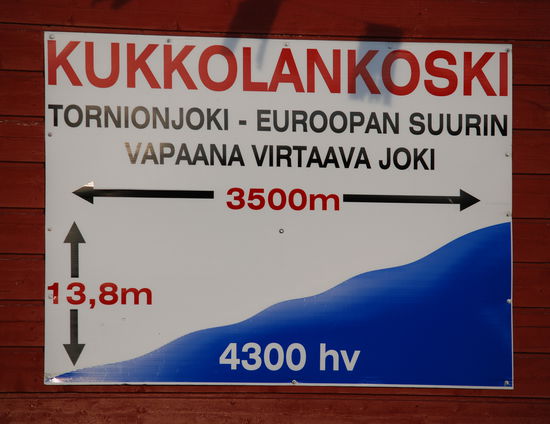 die Stromschnelle Kukkolankoski, ein berühmtes Fischereigebiet, der Fluß fällt auf 3,5 km um 13,8 m