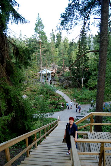 Abstieg zum Wasserfall von Imatra