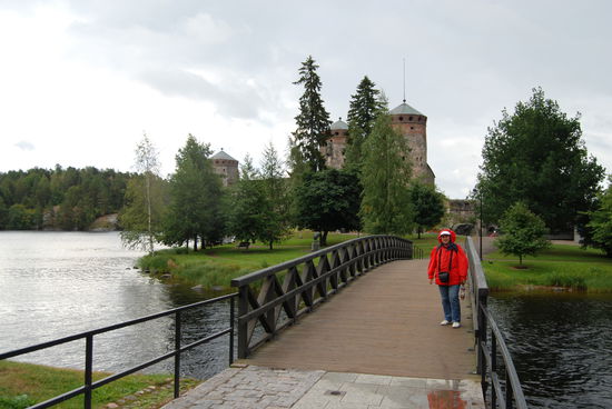 erreicht man über einige Brücken