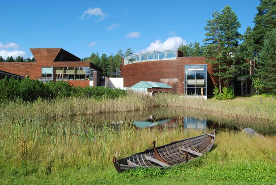Blick zum Museumsgebäude