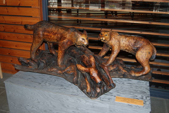 Holzskulpturen Lodjur - Luchse