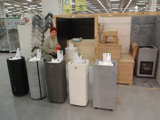 im Baumarkt mit schönen