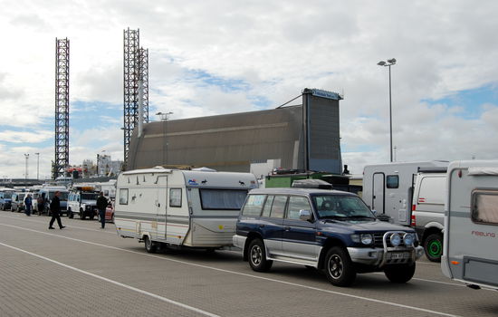 wir warteten in der Wohnwagenspur