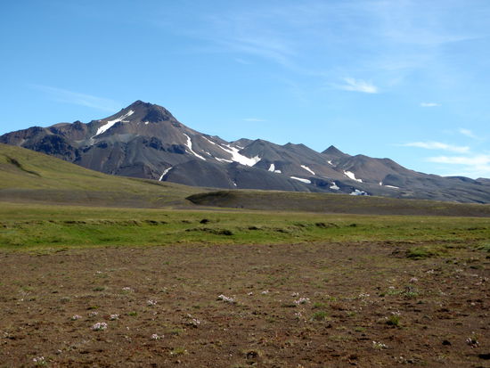 anfangs führte der Weg noch am Kerlingarfjöll entlang