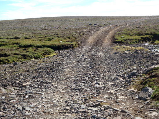 teilweise führte die Piste über grobe Steinfelder