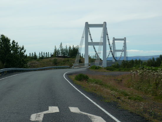 einspurige Brücke über die Hvítá