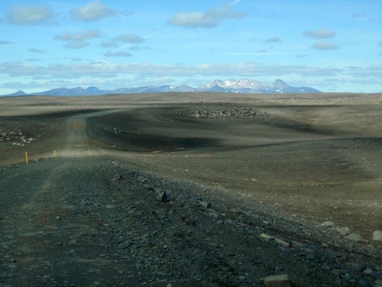 Fahrt auf Kerlingarfjöll zu