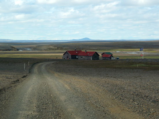 dann kam die Hütte Nýidalur in Sicht
