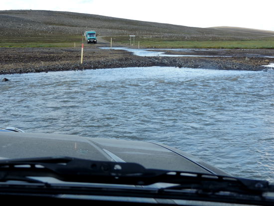 und wieder einige Furten, 
wir hatten Glück, sie waren hier als schwierig beschrieben, aber harmlos als wir sie durchfuhren