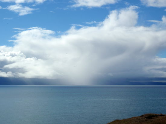 Wolken über dem Fjord