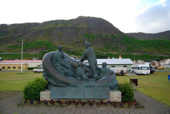 Denkmal für die ertrunkenen Seeleute des Ortes