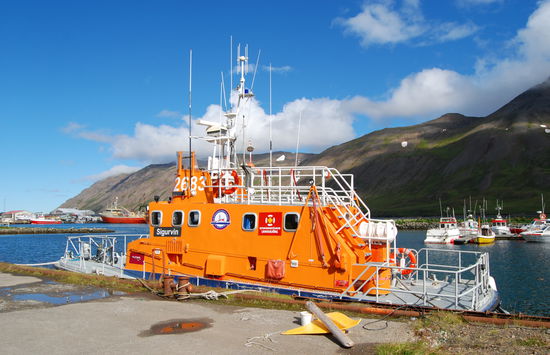 Seenotrettungsboot "Sigurvin", das Vorgängerboot war die ehemalige "Günter Kuchenbäcker" der DGzRS und ist im Namensschild in der Mitte noch abgebildet