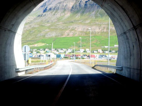 Ausfahrt aus dem zweiten Tunnel nach Ólafsfjörður