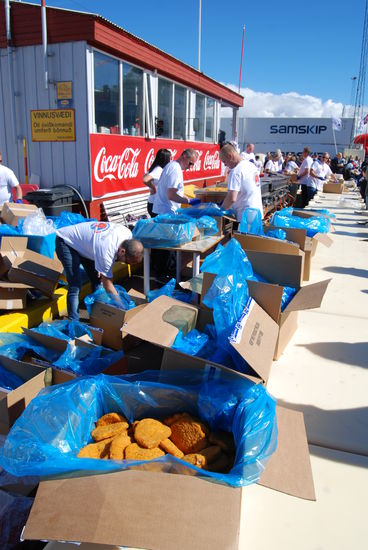 Fisch-Hamburger vom Fließband