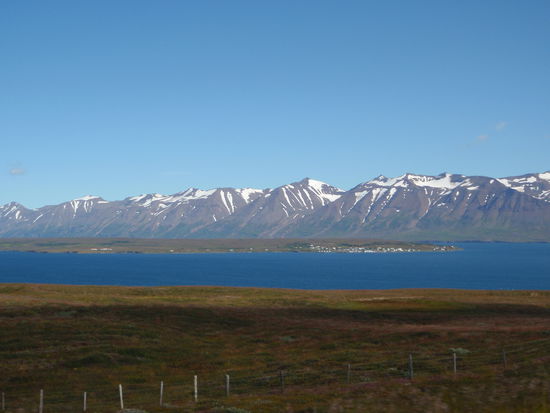Blick zur Insel Hrísey