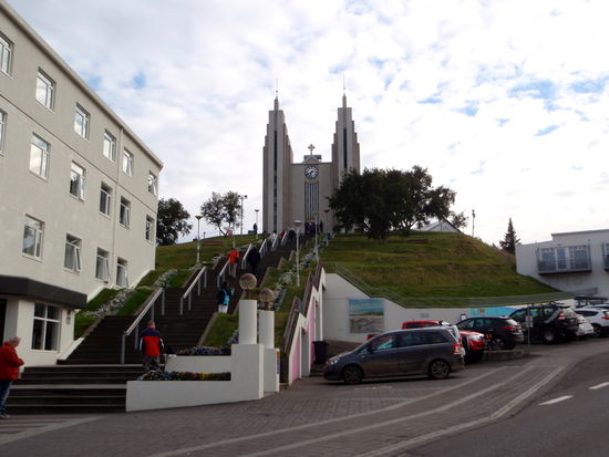 Rückfahrt zum Campingplatz an der Akureyrarkirkjá