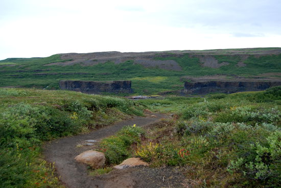kleine Wanderung am Parkplatz Hólmatungur