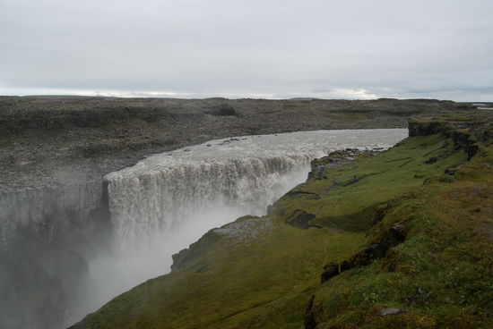 Blick auf den Dettifoss von der Aussichtsplattform