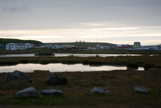 Blick vom Campingplatz auf den Ort