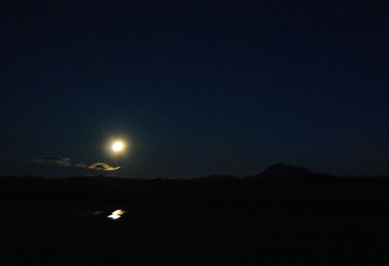 dann wanderte der Vollmond zur Herðubreið