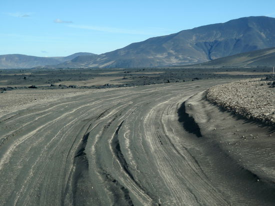 teilweise führte die Straße durch Sandflächen