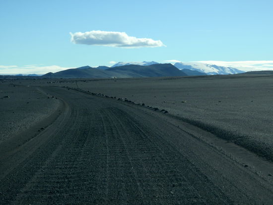 teilweise über Waschbrettpisten
