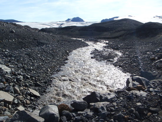 die Piste führte über den verrohrten Bach