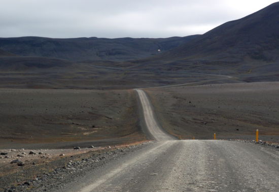 der Grusväg stieg zur ersten Bergkette an